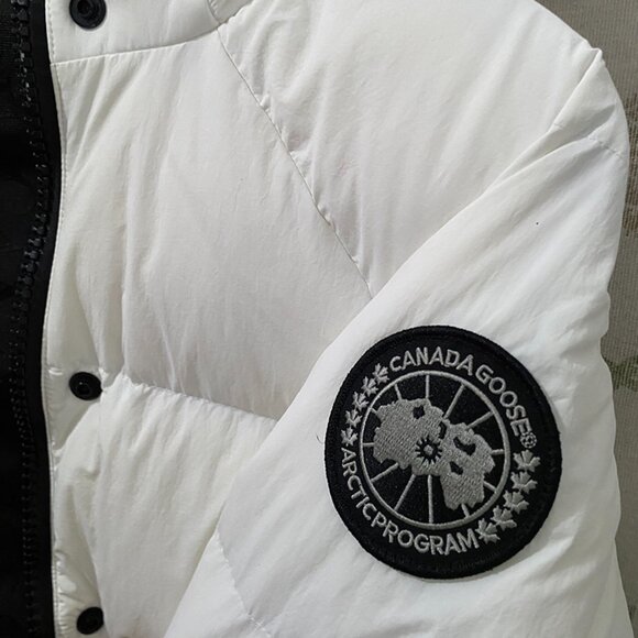 Canada Goose White Hooded Down Jacket - Picture 9 of 10